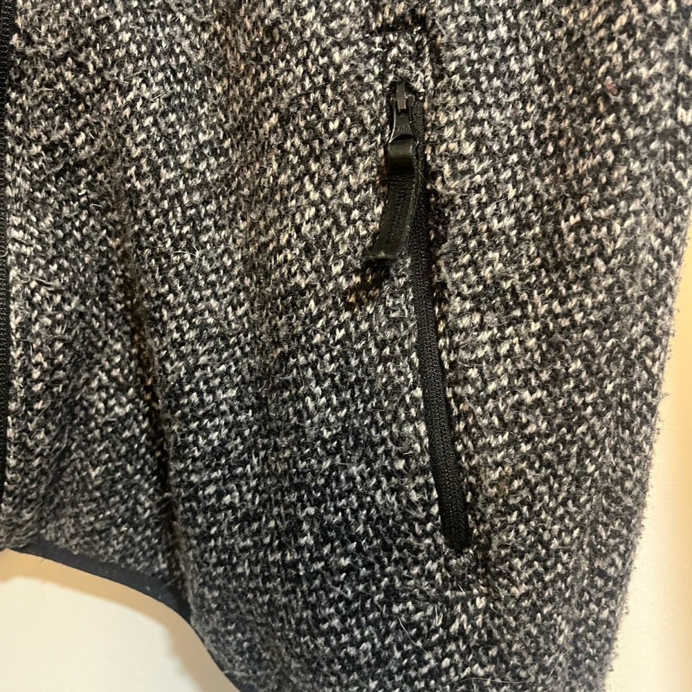 Black and White Zip-Up Jacket - Picture 4 of 4